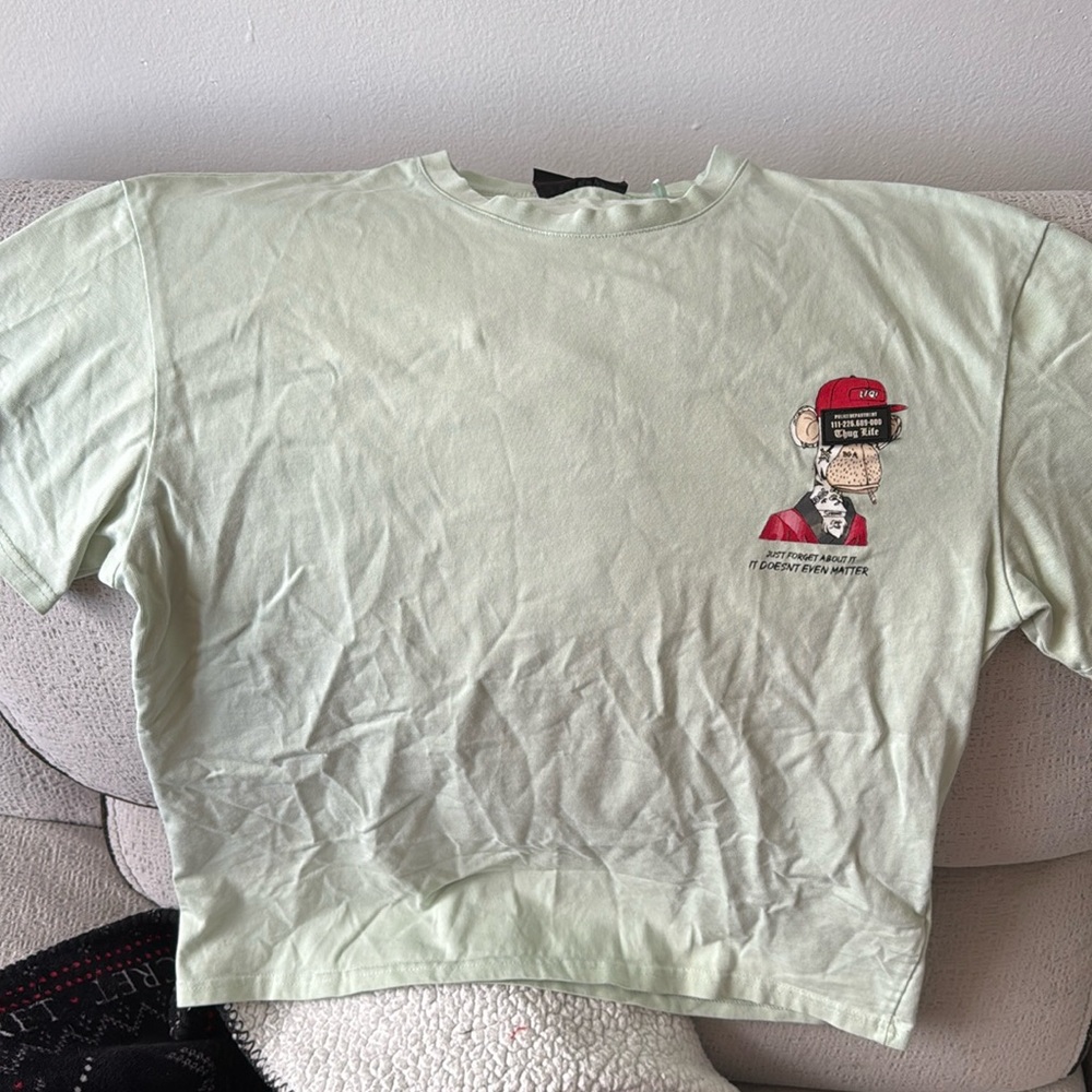 Light Green mania jeans, T-shirt size L